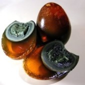 ไข่เยี่ยวม้า (preserved egg)