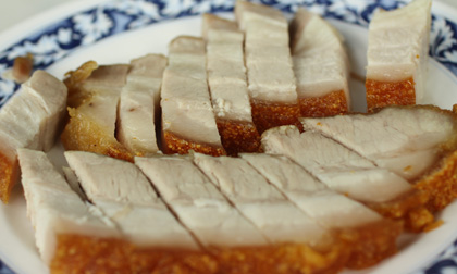 หมูกรอบ